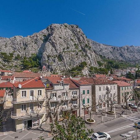 Apartment Nansy Omis Exterior photo
